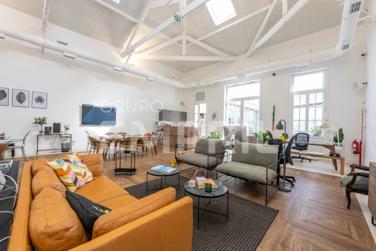 Moradia T4 para Venda em Santa Marinha e São Pedro da Afurada Foto 6