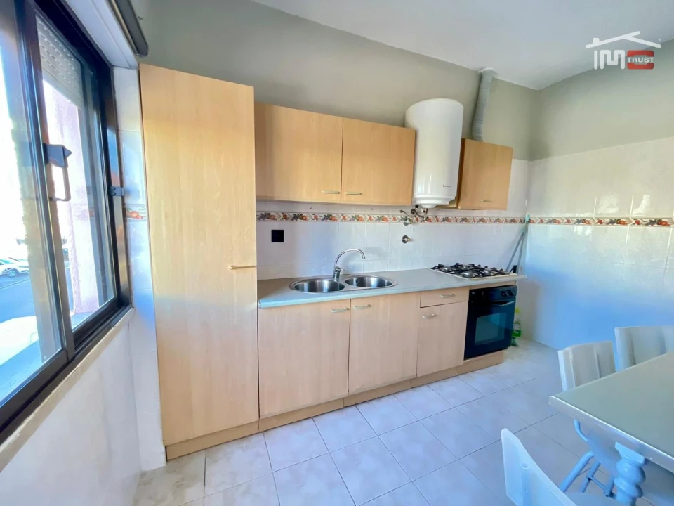 Apartamento T1 para Venda em Barreiro e Lavradio Foto 6