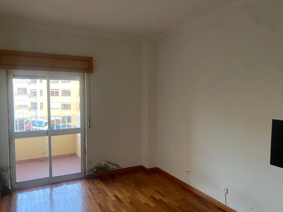 Apartamento T2 para Venda em Rio de Mouro Foto 7