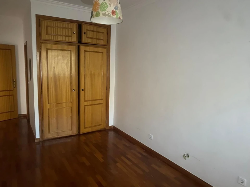 Apartamento T2 para Venda em Rio de Mouro Foto 13