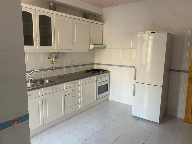 Apartamento T2 para Venda em Rio de Mouro Foto 4
