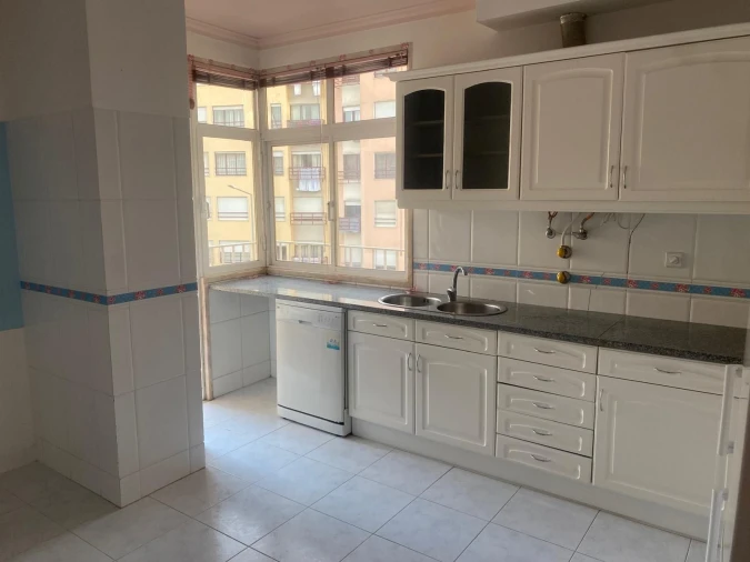 Apartamento T2 para Venda em Rio de Mouro Foto 14