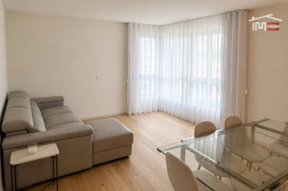 Apartamento T2 para Arrendamento em Parque das Nações