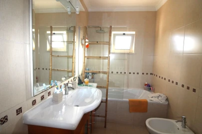 Moradia T3 para Venda em Souto da Carpalhosa e Ortigosa