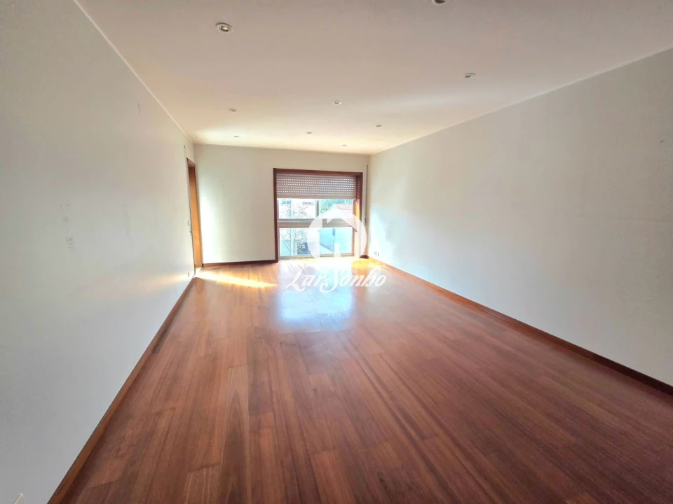 Apartamento T2 para Venda em Cidade da Maia Foto 4