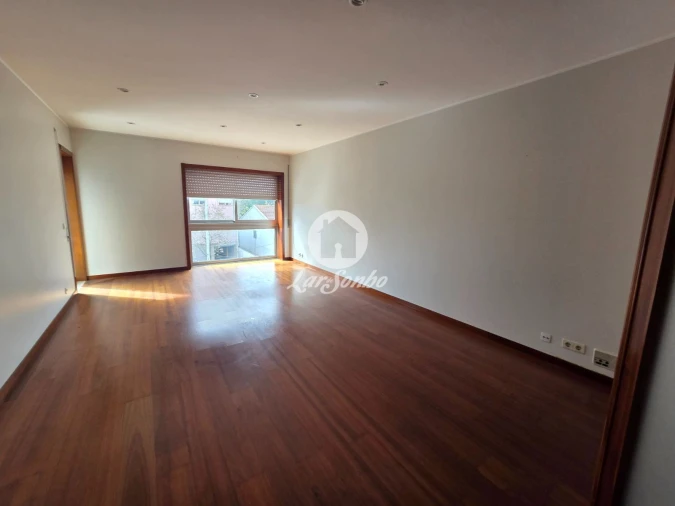Apartamento T2 para Venda em Cidade da Maia Foto 3