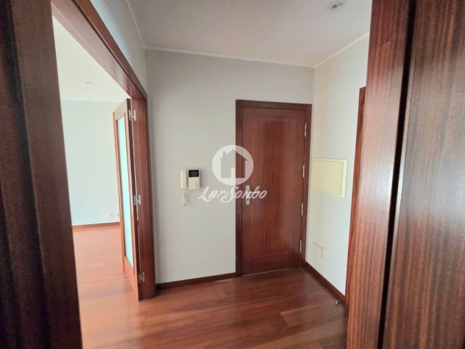 Apartamento T2 para Venda em Cidade da Maia Foto 4
