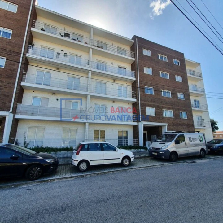 Apartamento T2 para Venda em Ermesinde Foto 1