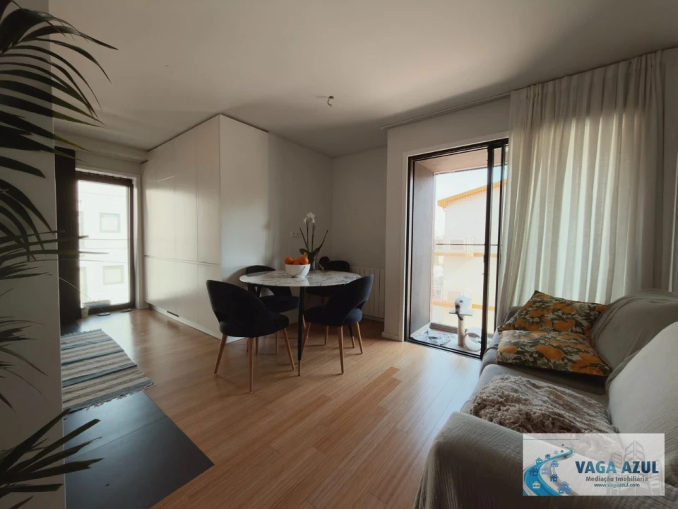 Apartamento T1 para Venda em Ramalde Foto 2