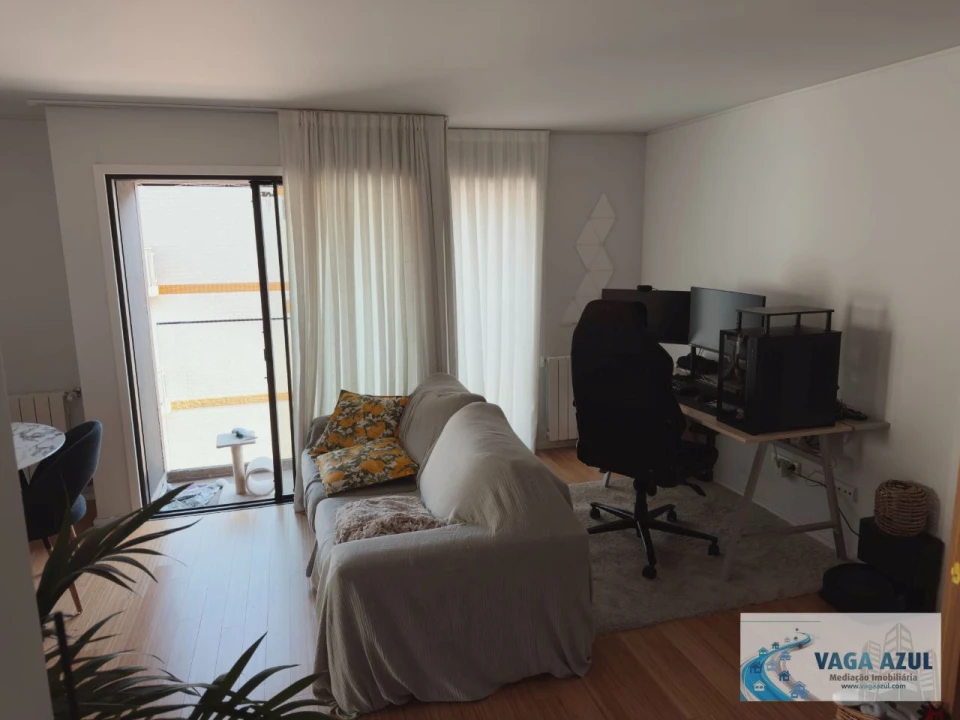 Apartamento T1 para Venda em Ramalde Foto 6