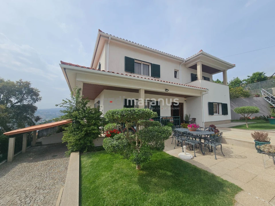 Moradia T5 para Venda em Amarante (São Gonçalo), Madalena, Cepelos e Gatão Foto 1