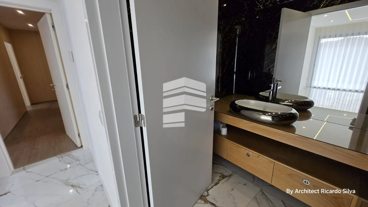 Apartamento T3 para Venda em Caniço Foto 23