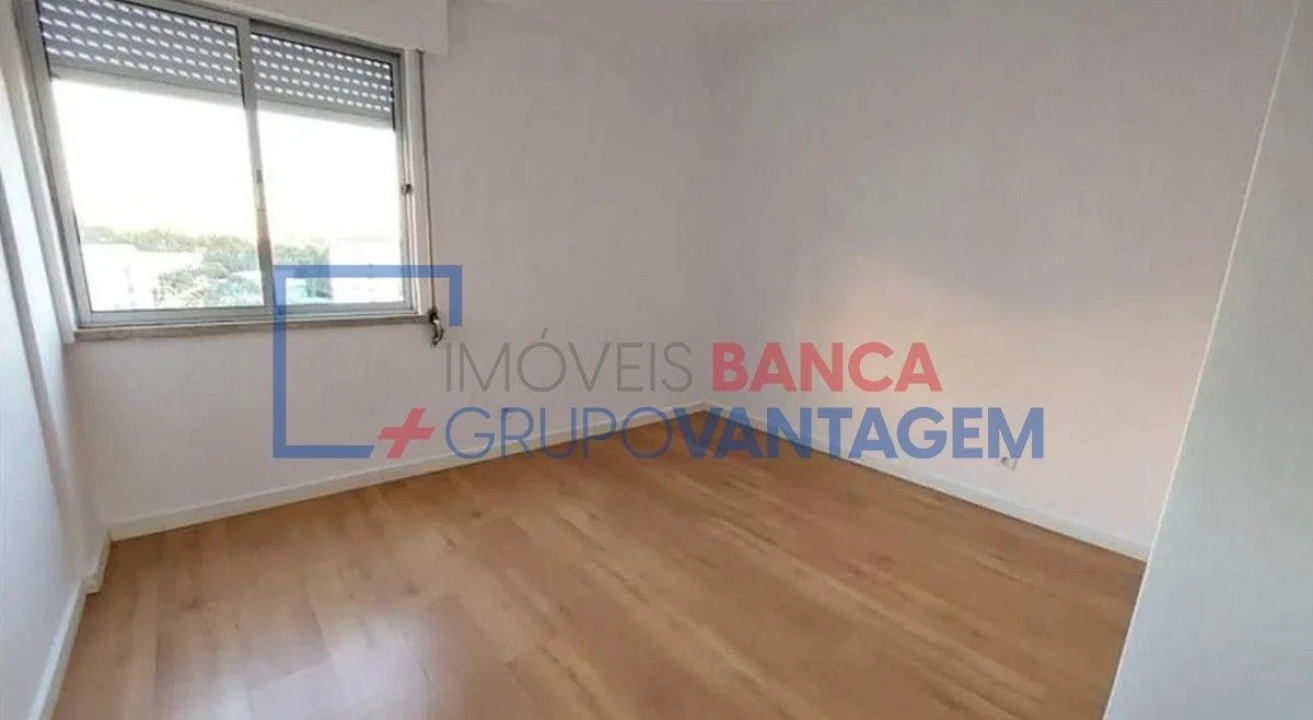 Apartamento T2 para Venda em Rio de Mouro Foto 6