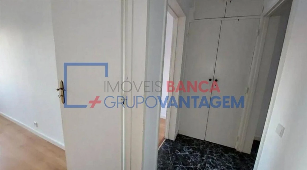 Apartamento T2 para Venda em Rio de Mouro Foto 16