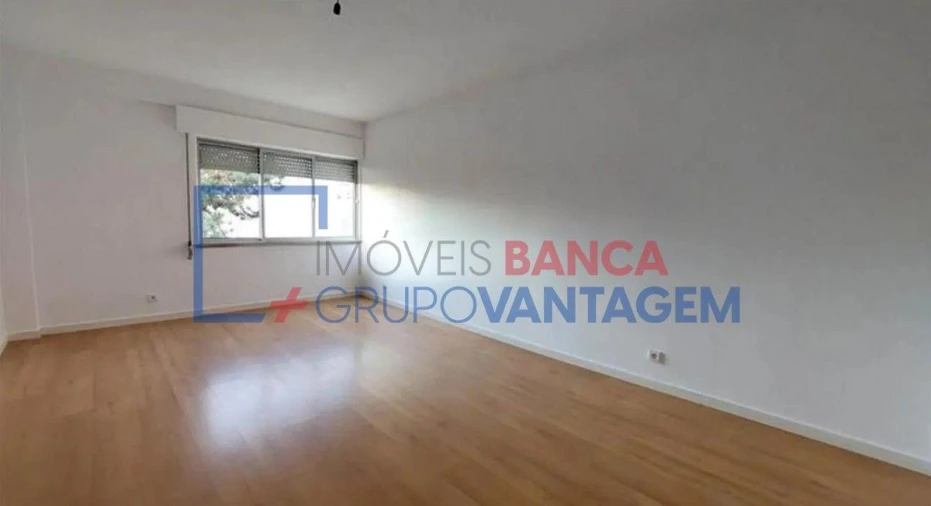 Apartamento T2 para Venda em Rio de Mouro Foto 2