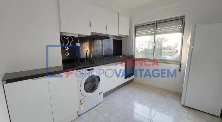 Apartamento T2 para Venda em Rio de Mouro Foto 10