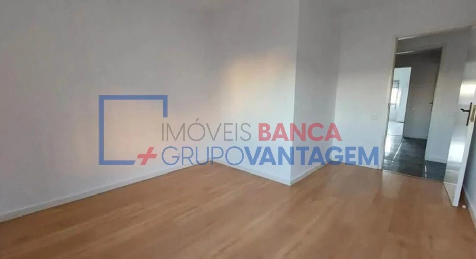 Apartamento T2 para Venda em Rio de Mouro Foto 12