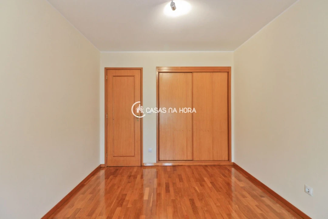 Apartamento T3 para Arrendamento em Cidade da Maia Foto 7