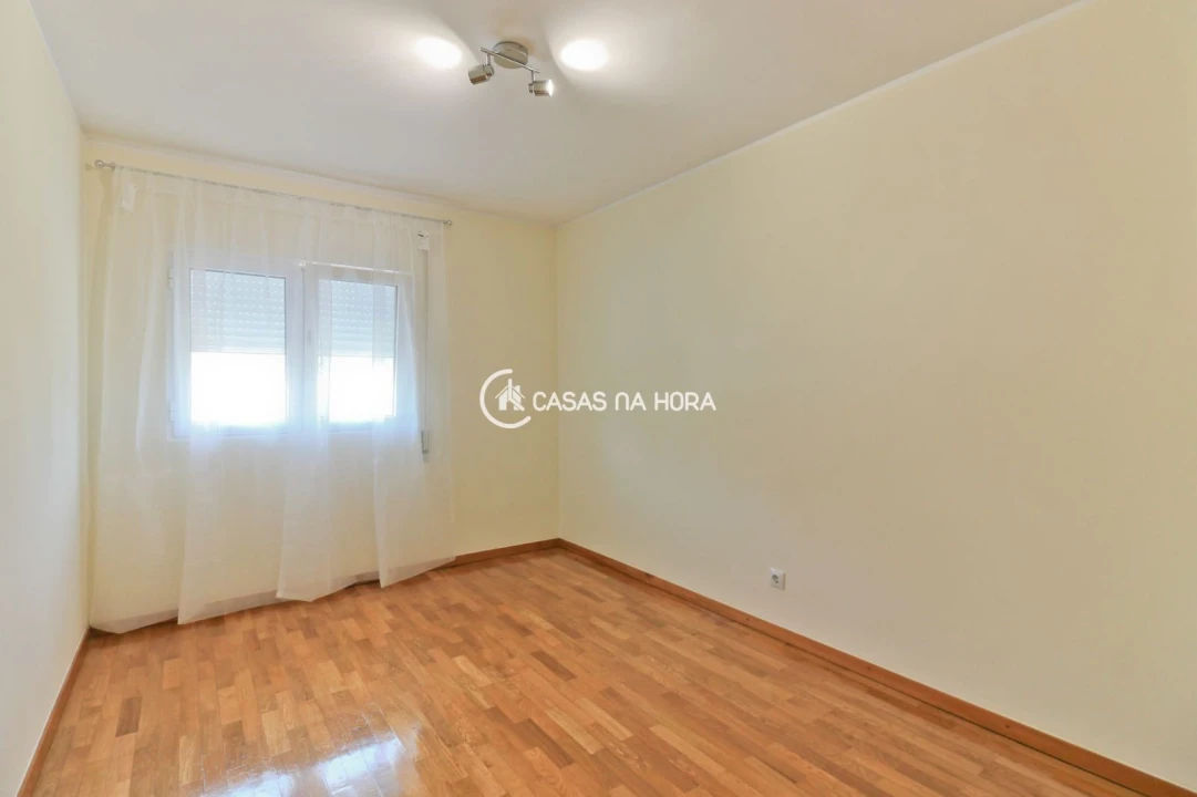 Apartamento T3 para Arrendamento em Cidade da Maia Foto 10