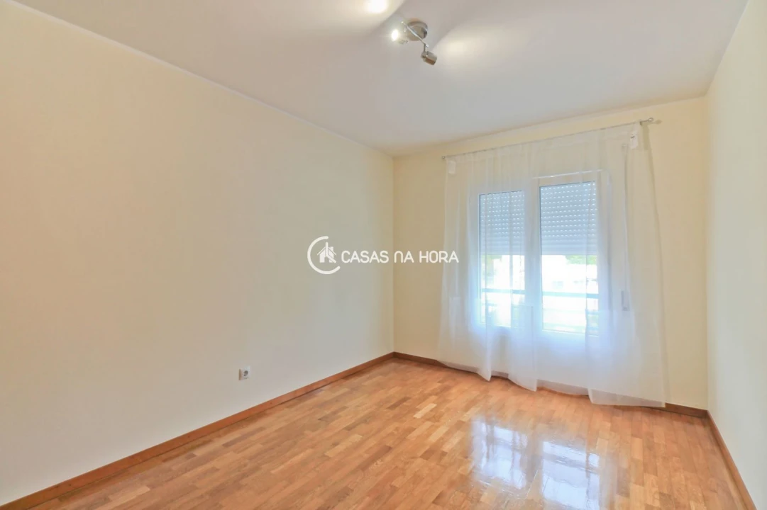 Apartamento T3 para Arrendamento em Cidade da Maia Foto 13