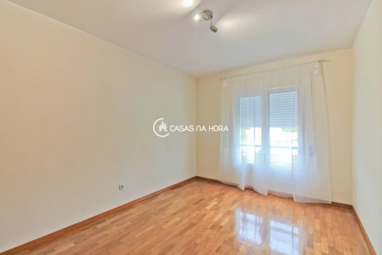 Apartamento T3 para Arrendamento em Cidade da Maia Foto 13