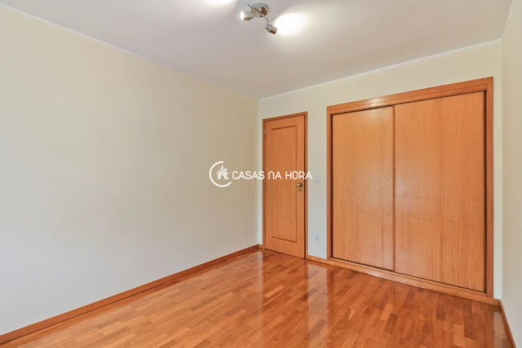 Apartamento T3 para Arrendamento em Cidade da Maia Foto 18