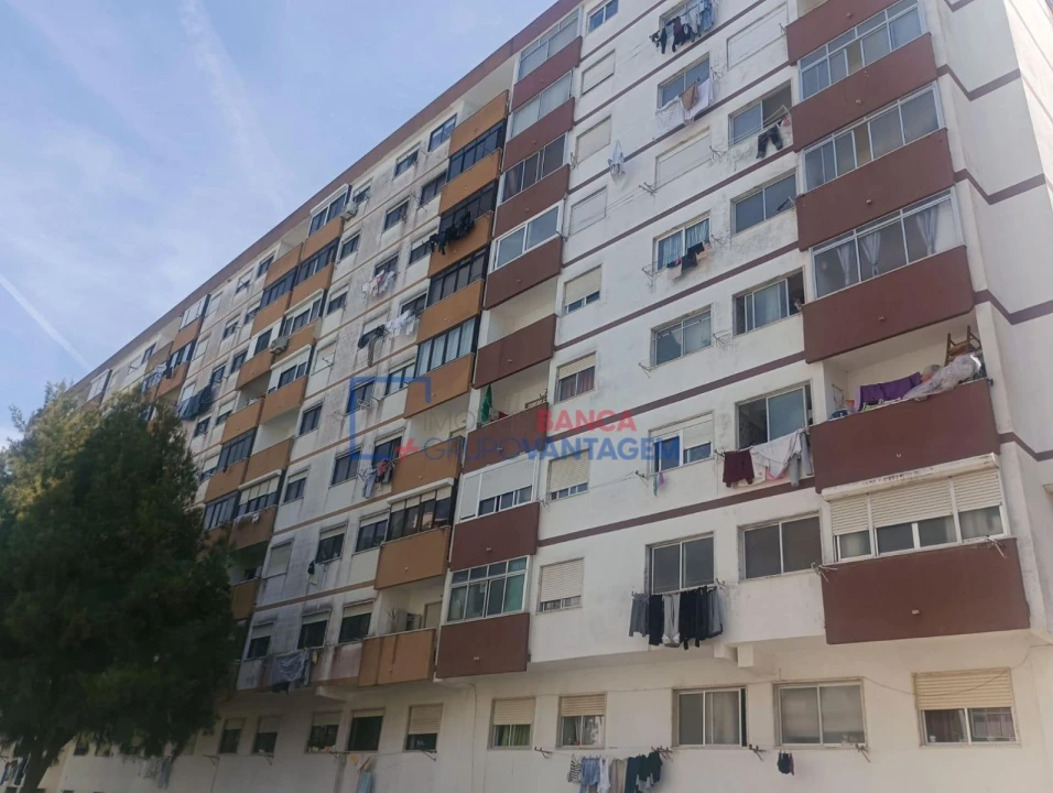 Apartamento T2 para Venda em Agualva e Mira-Sintra Foto 26