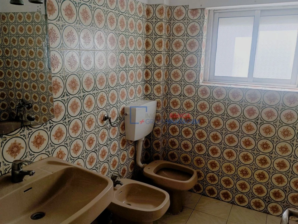 Apartamento T2 para Venda em Agualva e Mira-Sintra Foto 13