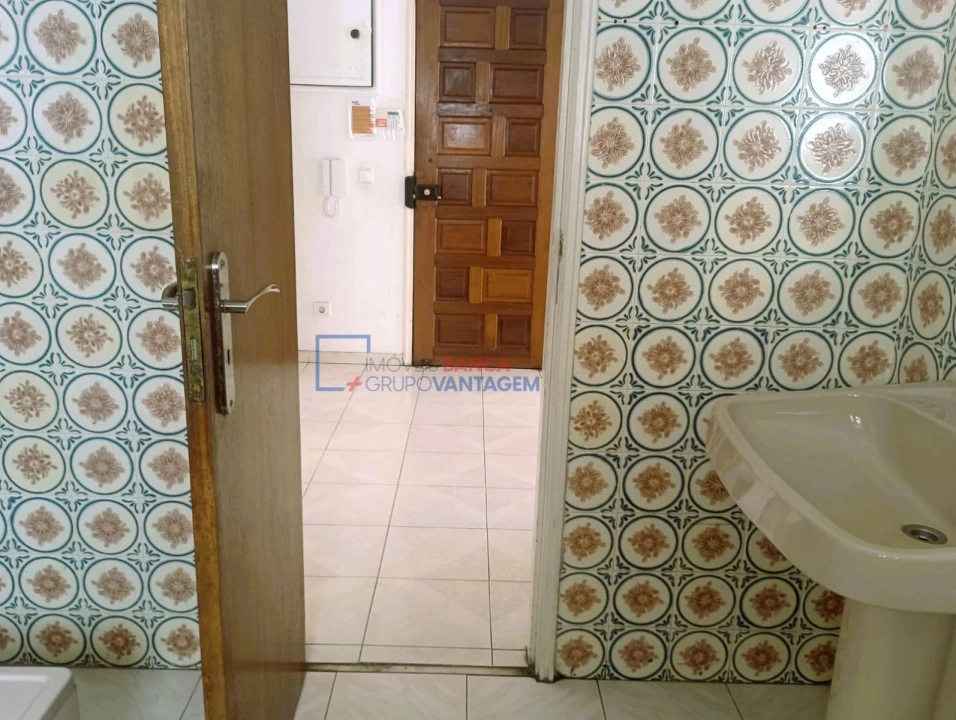 Apartamento T2 para Venda em Agualva e Mira-Sintra Foto 14