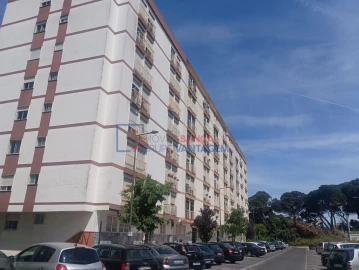 Apartamento T2 para Venda em Agualva e Mira-Sintra