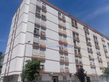 Apartamento T2 para Venda em Agualva e Mira-Sintra