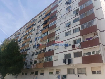 Apartamento T2 para Venda em Agualva e Mira-Sintra