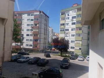 Apartamento T2 para Venda em Agualva e Mira-Sintra