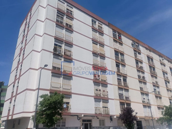 Apartamento T2 para Venda em Agualva e Mira-Sintra