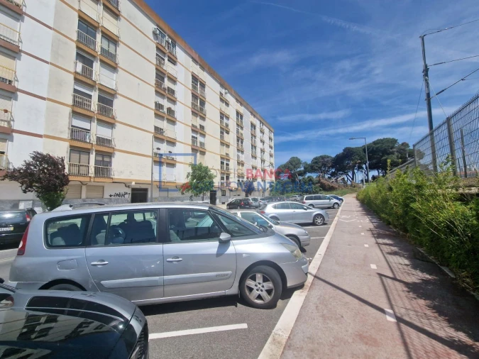 Apartamento T2 para Venda em Agualva e Mira-Sintra Foto 23