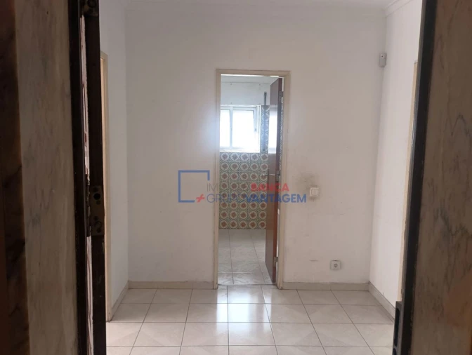 Apartamento T2 para Venda em Agualva e Mira-Sintra Foto 4