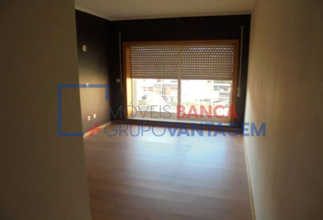 Apartamento T2 para Venda em Canelas Foto 8