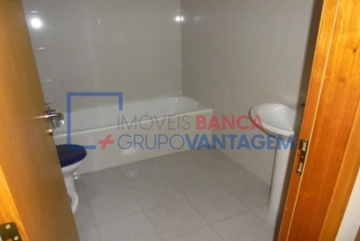 Apartamento T2 para Venda em Canelas