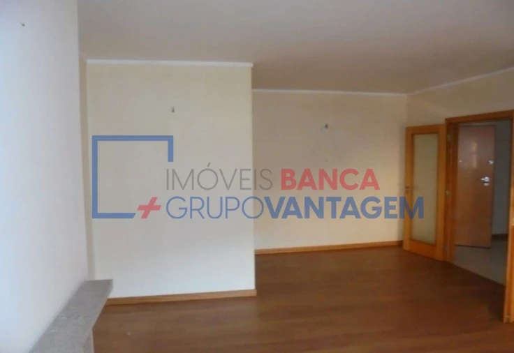 Apartamento T2 para Venda em Canelas Foto 3