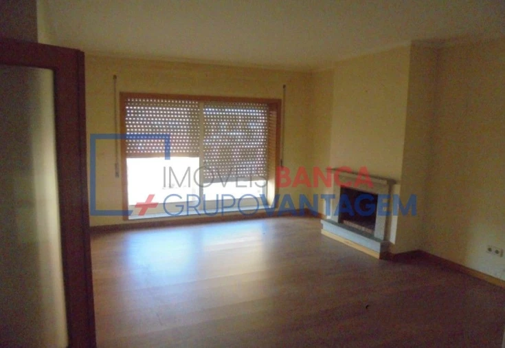 Apartamento T2 para Venda em Canelas Foto 4