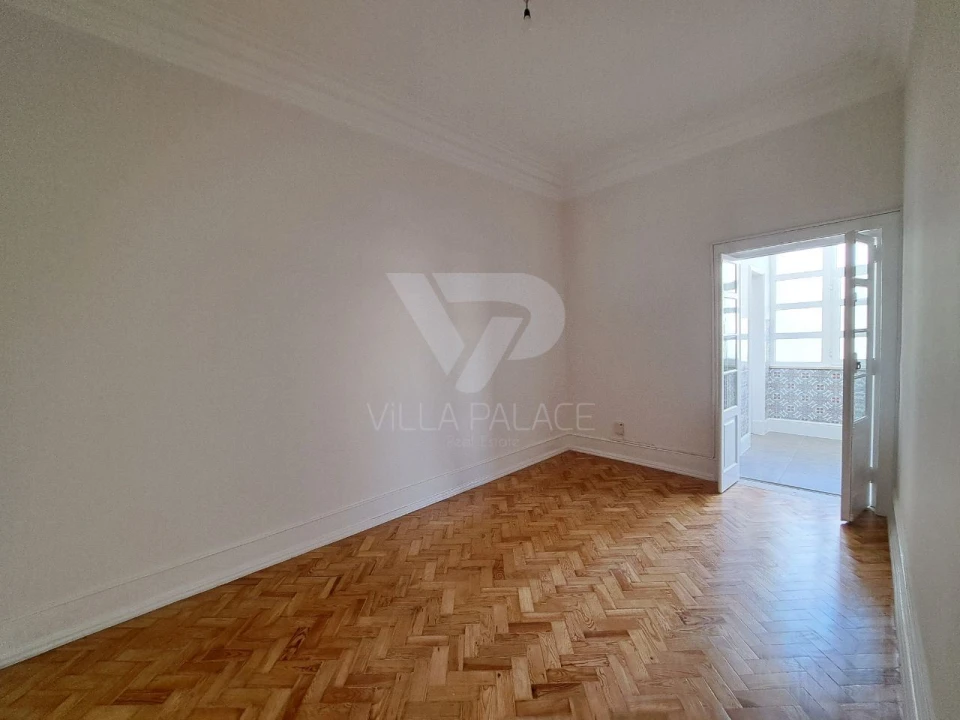 Apartamento T2 para Arrendamento em Campo de Ourique Foto 9