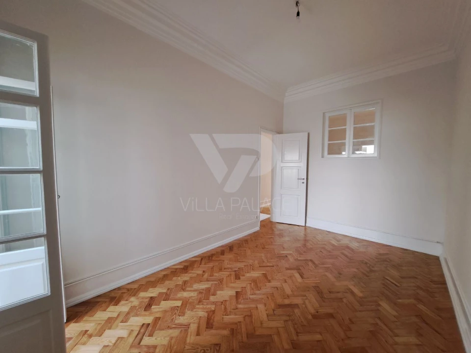 Apartamento T2 para Arrendamento em Campo de Ourique Foto 10