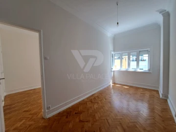 Apartamento T2 para Arrendamento em Campo de Ourique