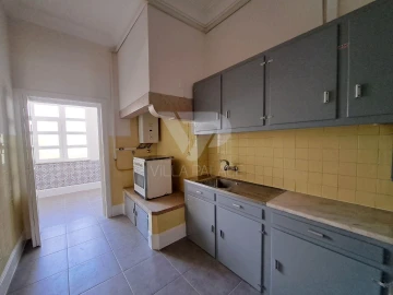 Apartamento T2 para Arrendamento em Campo de Ourique