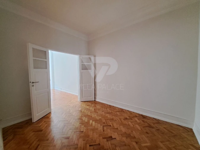 Apartamento T2 para Arrendamento em Campo de Ourique Foto 7