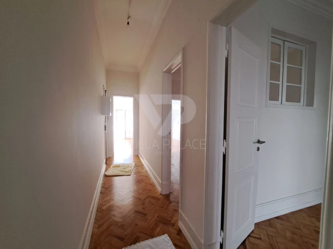 Apartamento T2 para Arrendamento em Campo de Ourique Foto 8