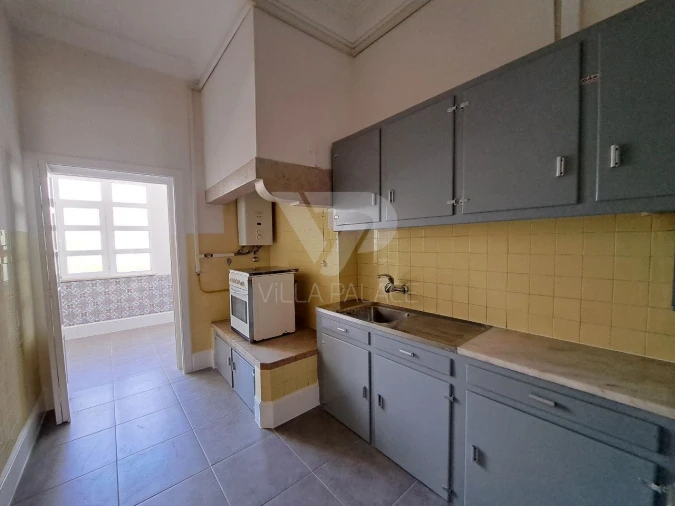 Apartamento T2 para Arrendamento em Campo de Ourique Foto 12