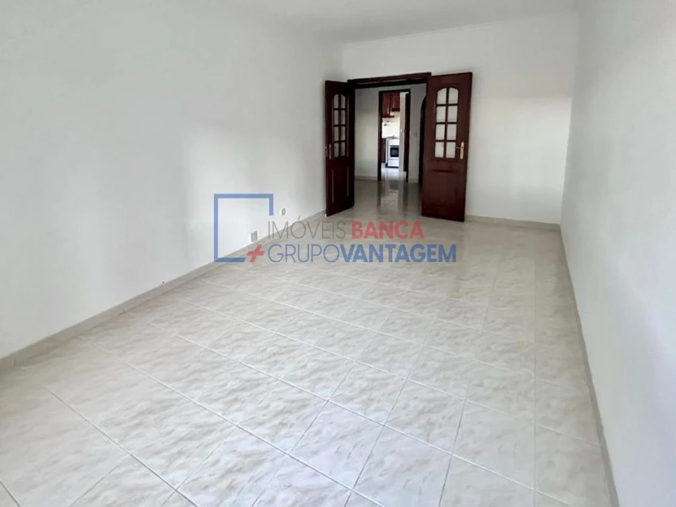 Apartamento T2 para Venda em Cacém e São Marcos Foto 4