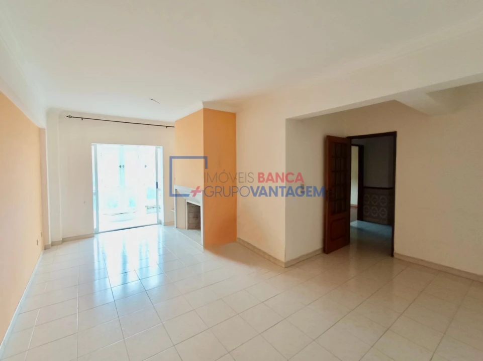 Apartamento T2 para Venda em Cacém e São Marcos Foto 4