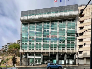 Escritório para Arrendamento em Estrela